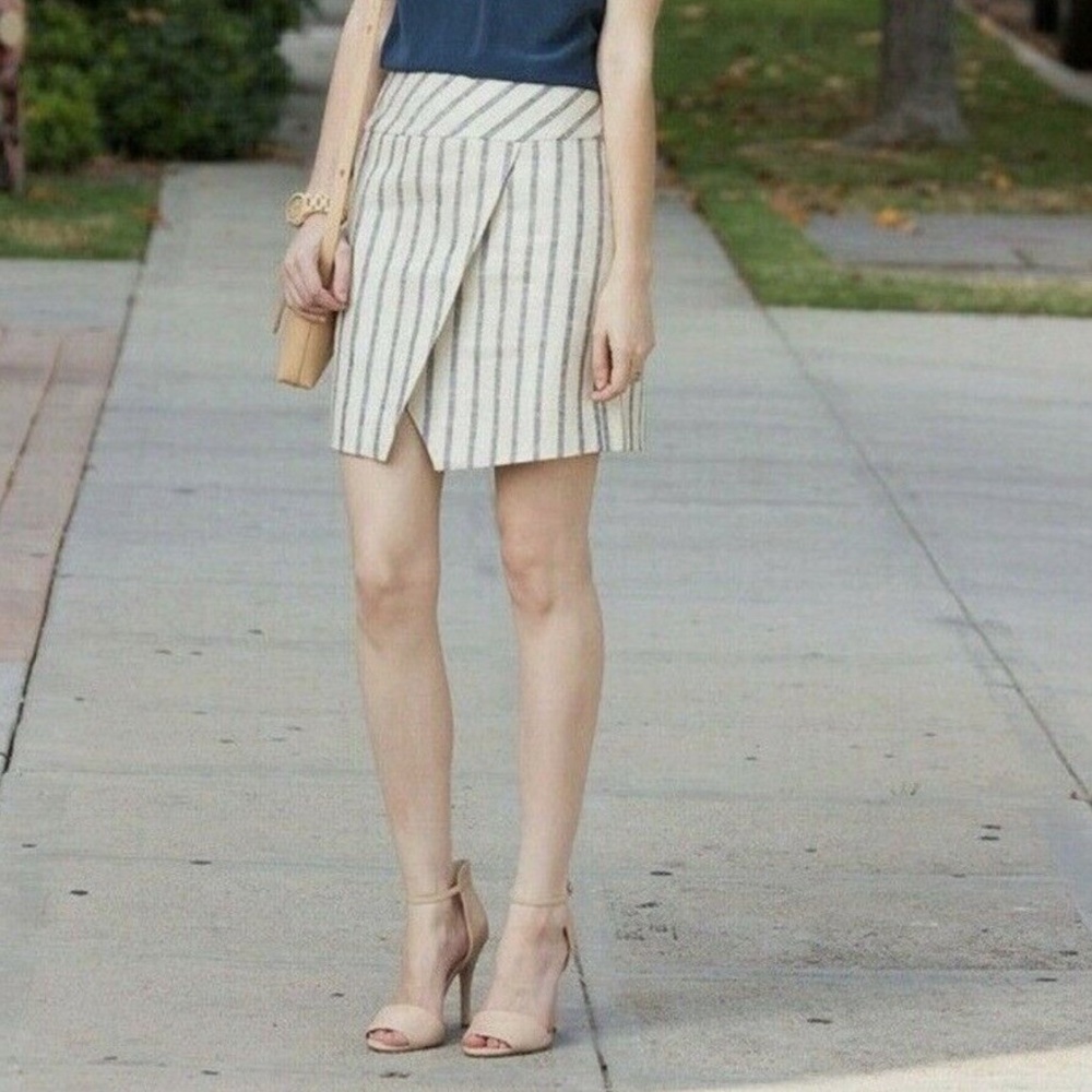 NWOT J Crew linen wrap short skirt, stripped pattern, size 4, ivory and blue
